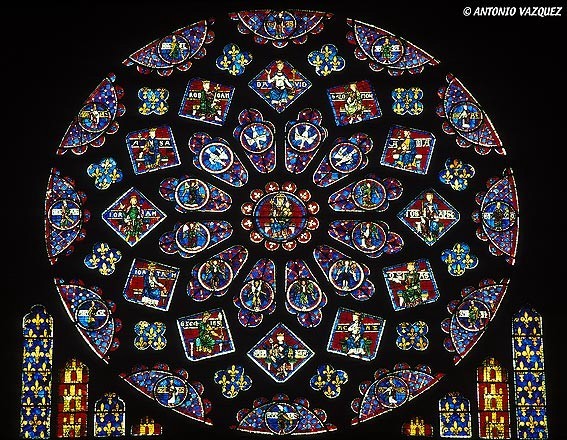   El arte de las vidrieras o vitrales data de la antigüedad y por muchos años fue desarrollado por los monjes de las iglesias, con técnicas que se mantuvieron hasta […]