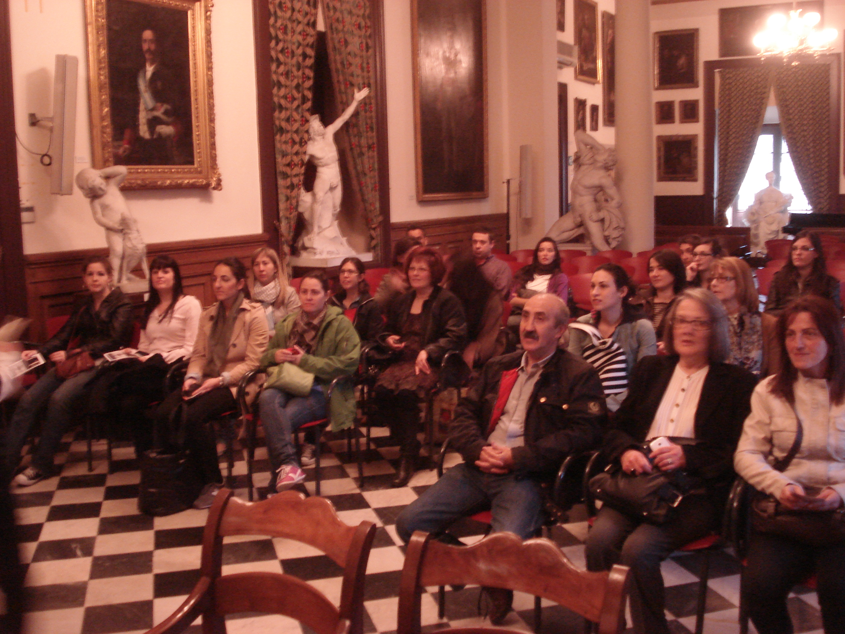   Los alumnos de ECORE, han realizado una interesante visita a la Reial Acadèmia de Belles Art de Sant Jordi,  Barcelona, de la mano de la guia de Cases Singulars […]