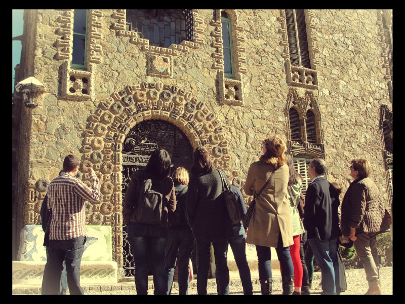 Ayer los alumnos de ECORE, realizaron una magnífica visita a la Torre de Bellesguard, de la mano de las guias de Cases Singulars.  ¡¡¡¡Una gran experiencia!!!! Aquí os dejo el […]