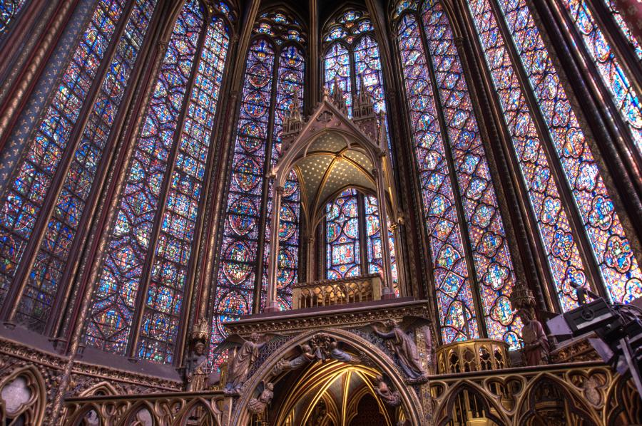 El arte de las vidrieras ha evolucionado a lo largo de la historia, siendo el periodo gótico el más esplendoroso de este arte. A continuación presentamos una sencilla revisión de […]